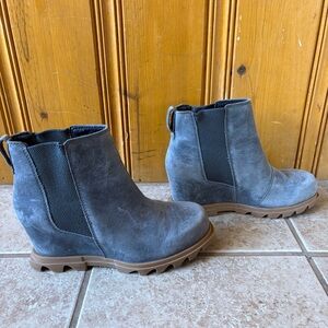 Sorel~ Womens Size 9 Joan of Arctic Wedge III Chelsea Wedge Leather Boots